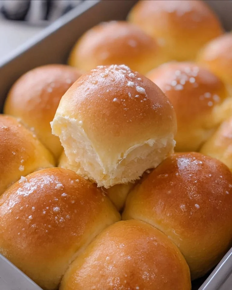 Buttery-Soft-Dinner-Rolls-That-Are-Perfect-for-the-Holidays-Recipe