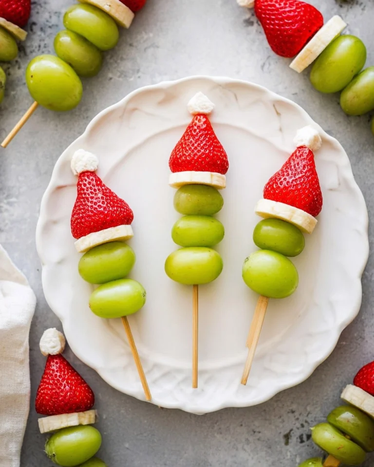 Grinch-Fruit-Kabobs-Recipe