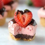 Valentines-Day-Chocolate-Strawberry-Mini-Cheesecakes-Recipe